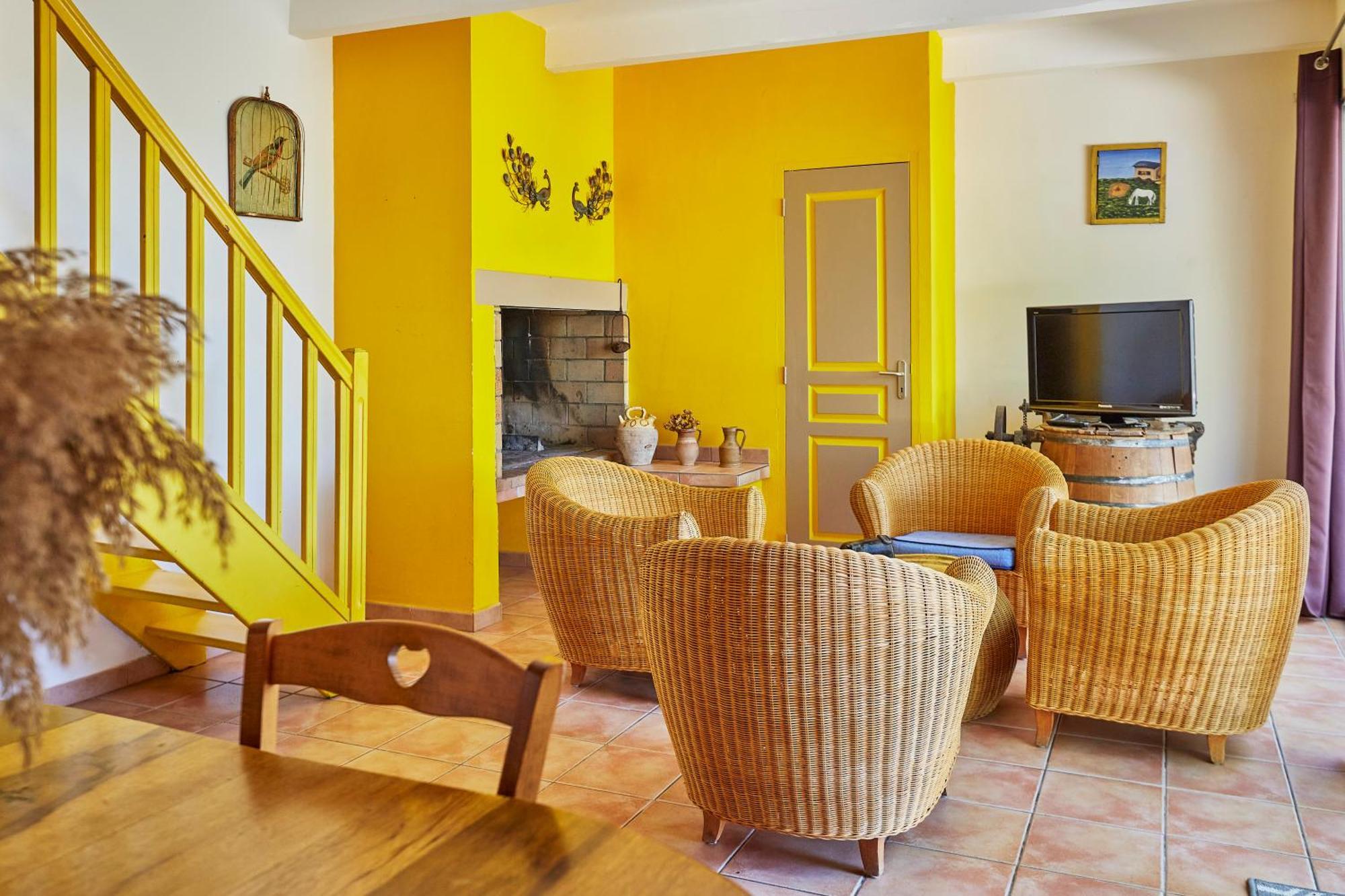 Mas Du Versadou, Dans Un Espace Naturel Protege, Piscine Couverte Chauffee Toute L'Annee, Spa Et Salle De Jeux Saint-Gilles  Rum bild